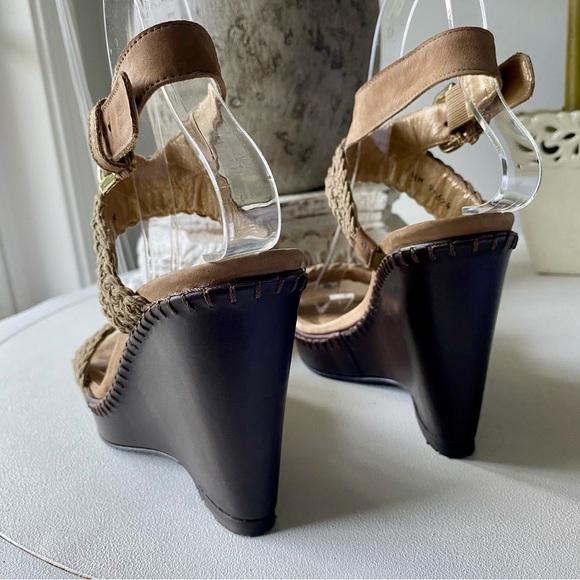 Stuart Weitzman Boho Crochet Weaved Khaki Wedge Sandals Womens 6M Tan Brown Rare - Picture 4 of 7